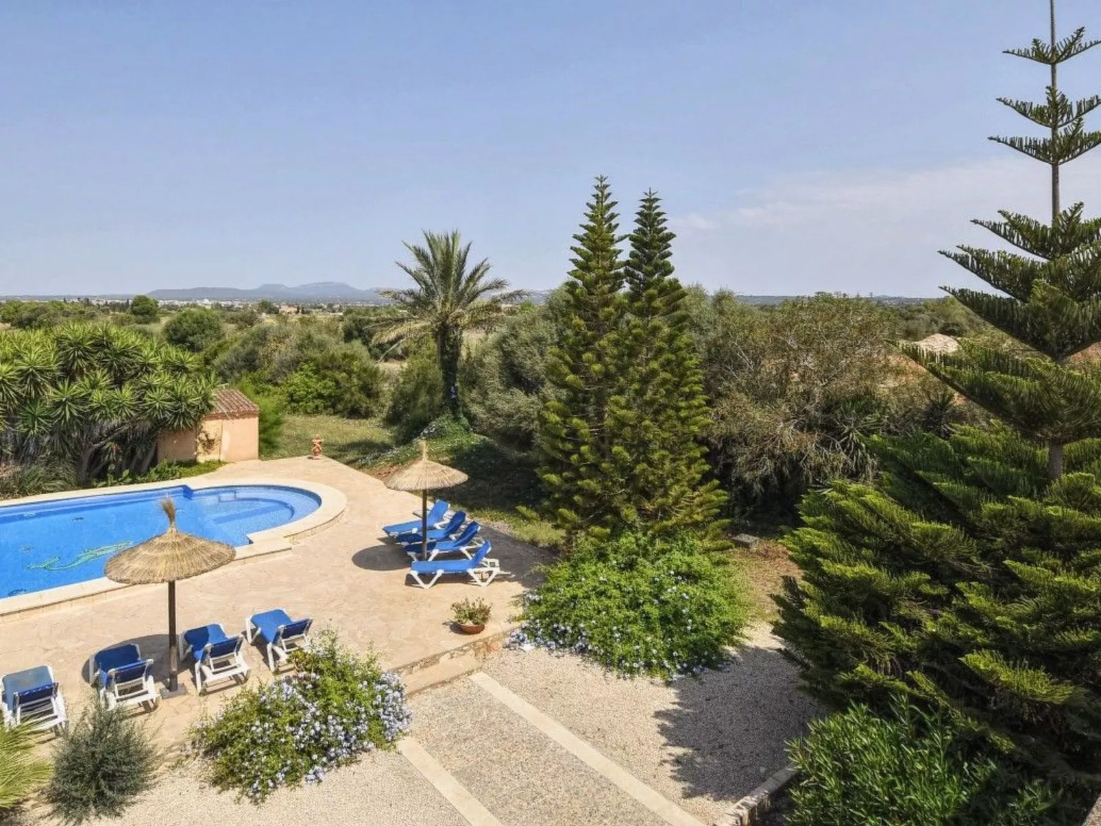 In Campos mit Privatem Pool - Binnen