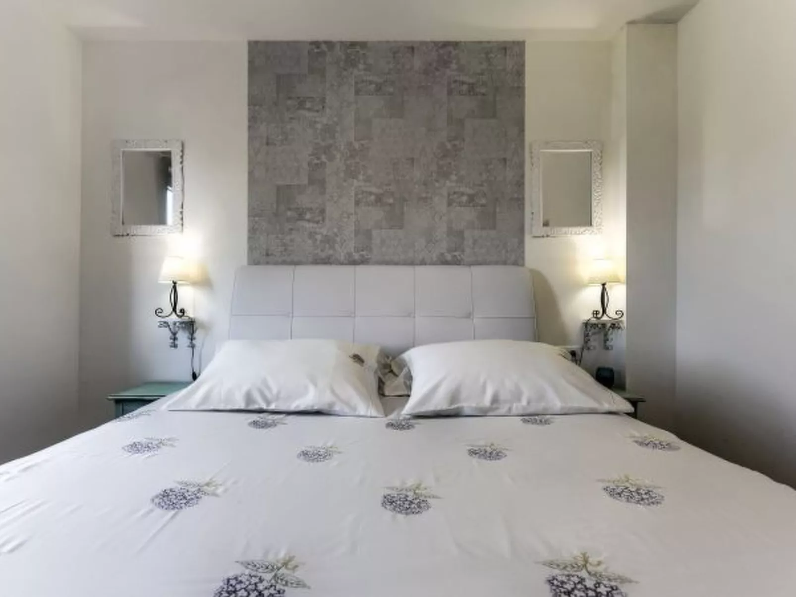 Villa Azzuro with jacuzzi and pool - Image-tags.info