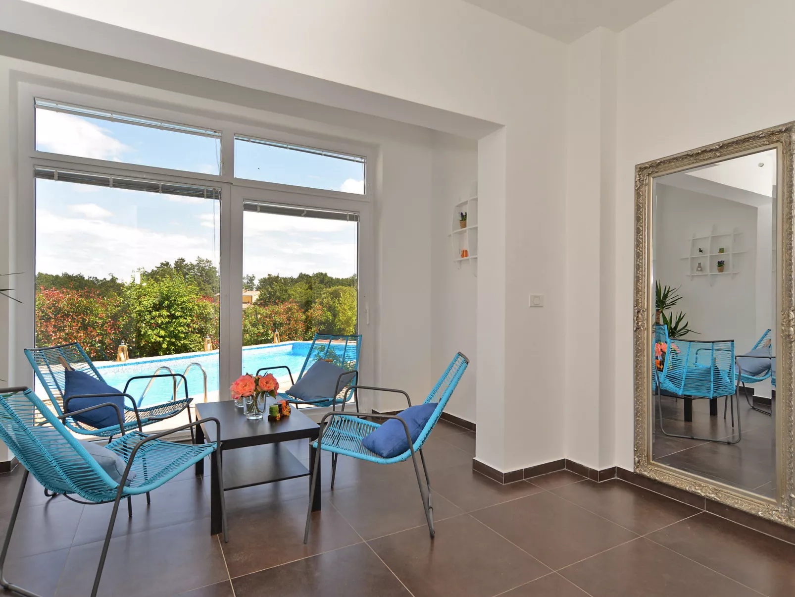 Villa 1519 - Image-tags.info