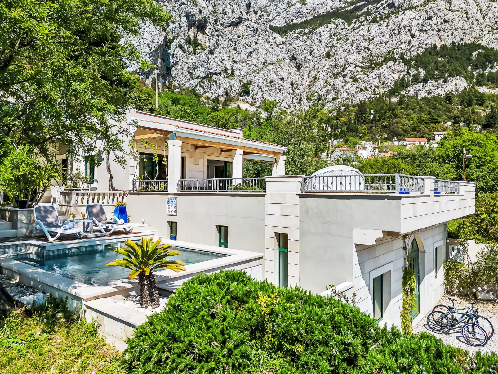 "Villa Rita" mit Blick auf das Wasser - Buiten