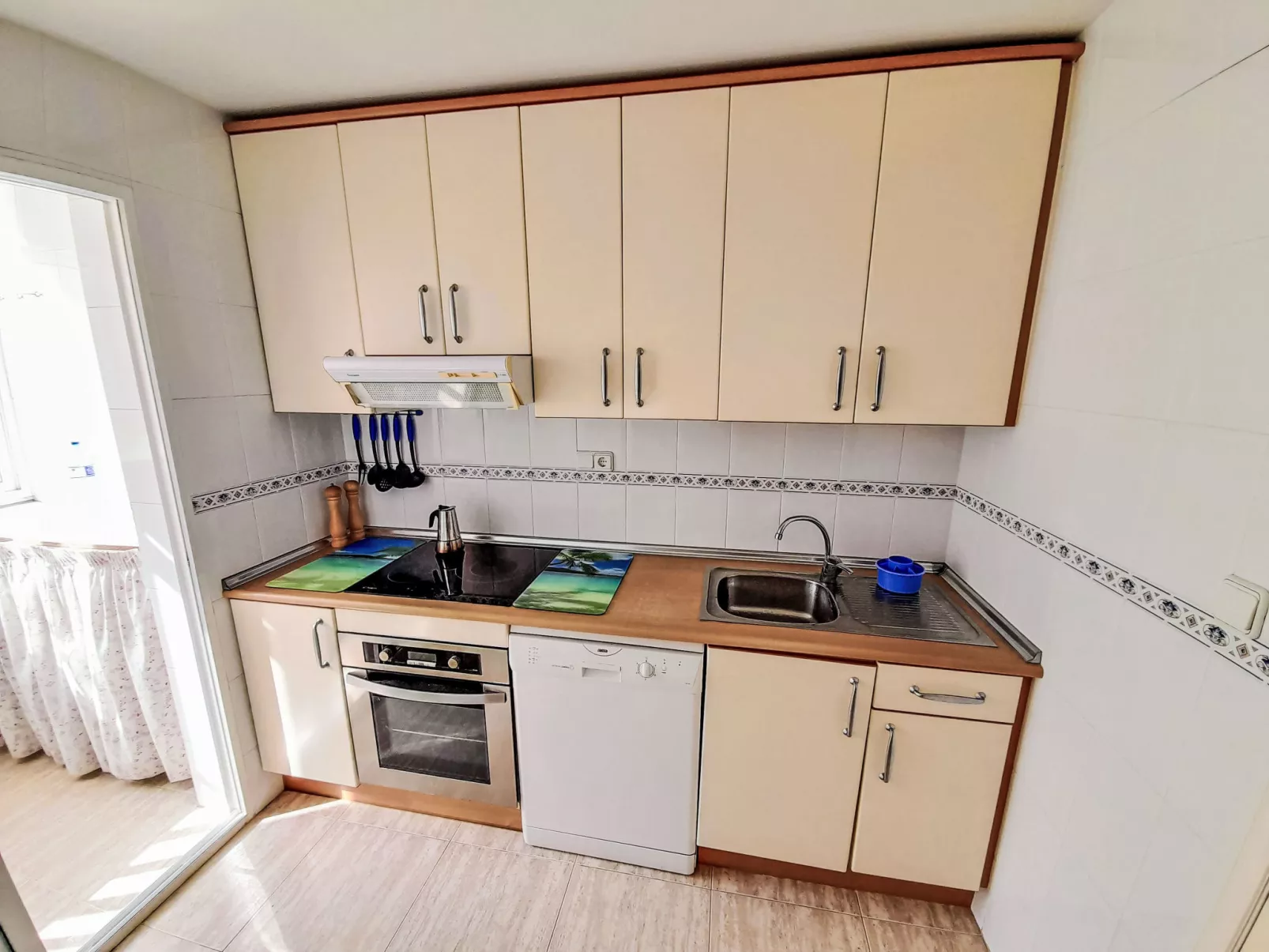 Los Ibicencos - Binnen