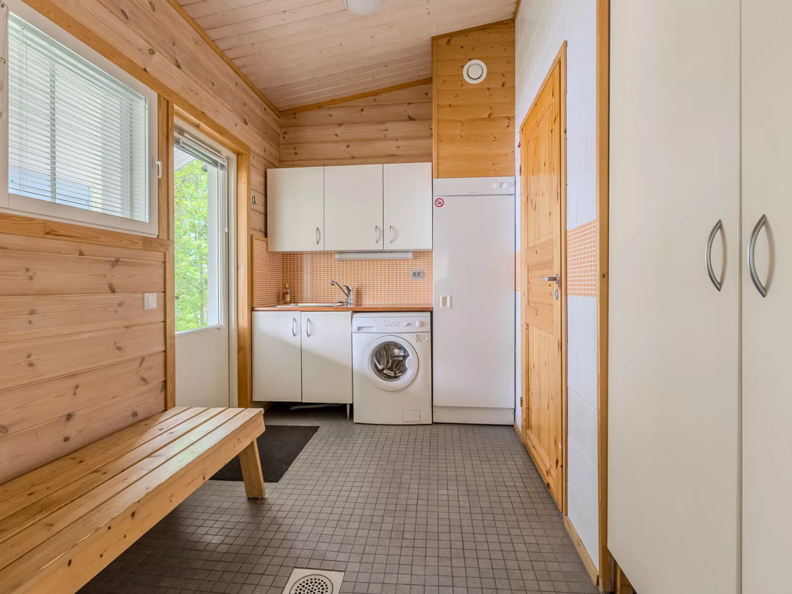 Kainaloranta - Binnen