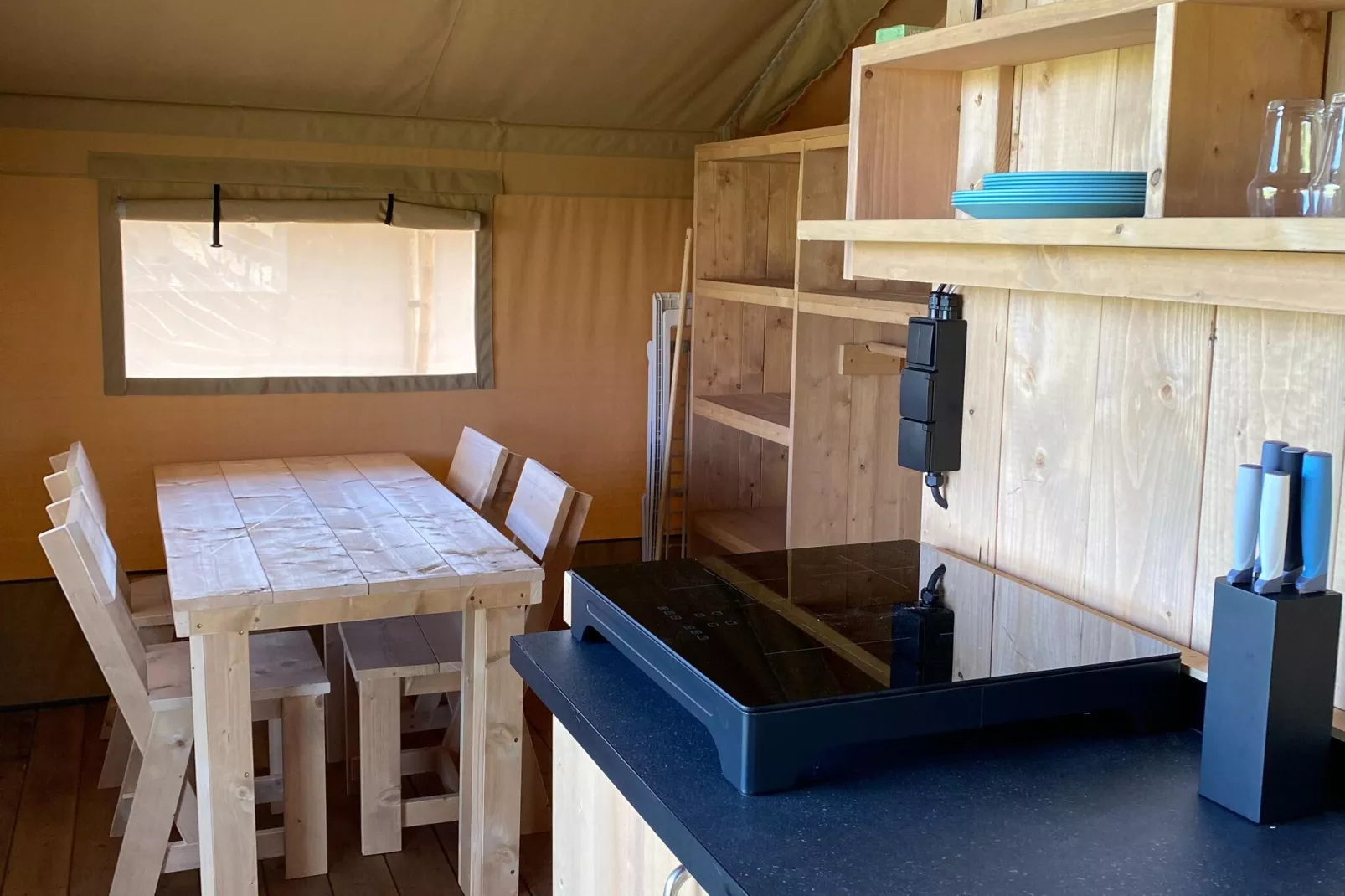 Luxe glamping met badkamer 2