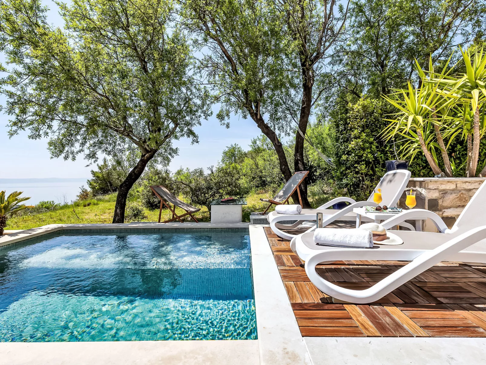 "Villa Rita" mit Blick auf das Wasser - Buiten