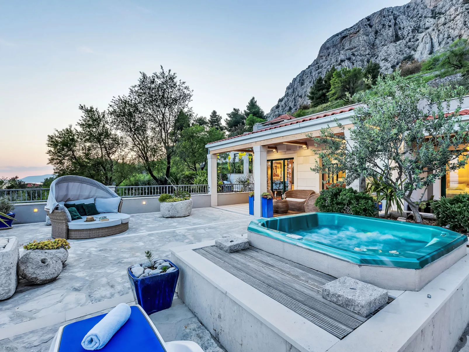 "Villa Rita" mit Blick auf das Wasser - Buiten