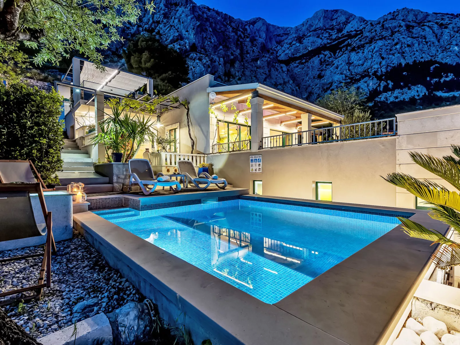 "Villa Rita" mit Blick auf das Wasser - Buiten