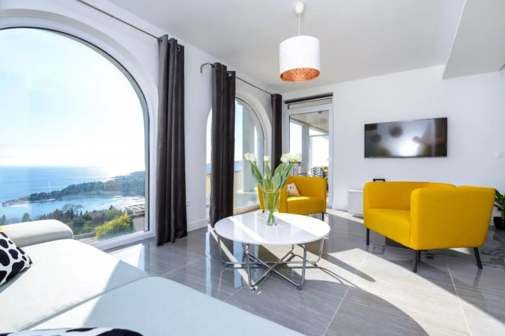 Apartments Villa Capitano - Two Bedroom Apartment with Balcony and Sea View (ŽUTI)
