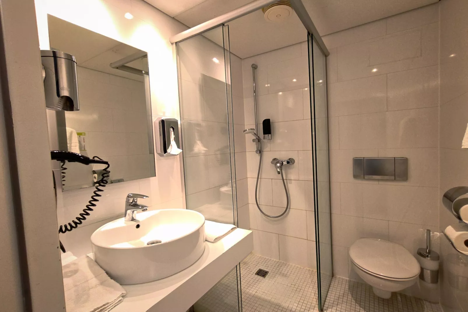 Double Room - Badkamer