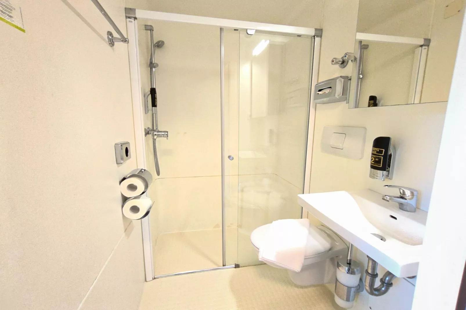 Single Room - Badkamer