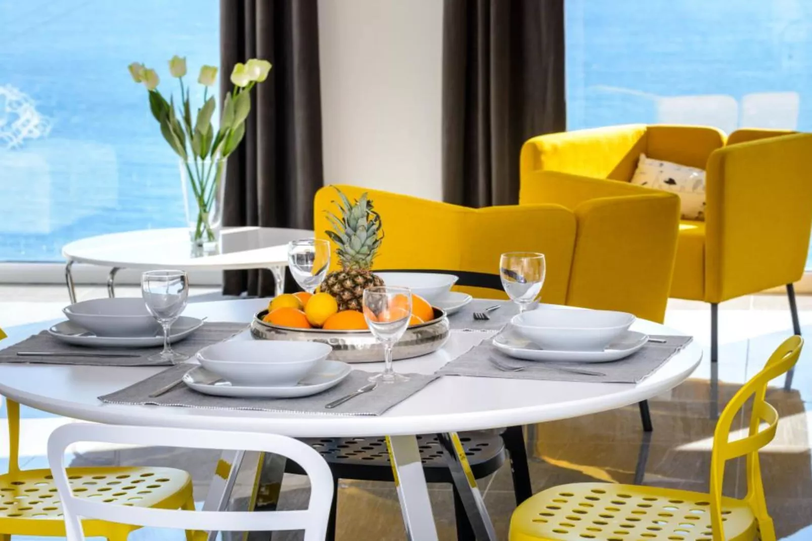 Apartments Villa Capitano - Two Bedroom Apartment with Balcony and Sea View (ŽUTI) - Eetkamer