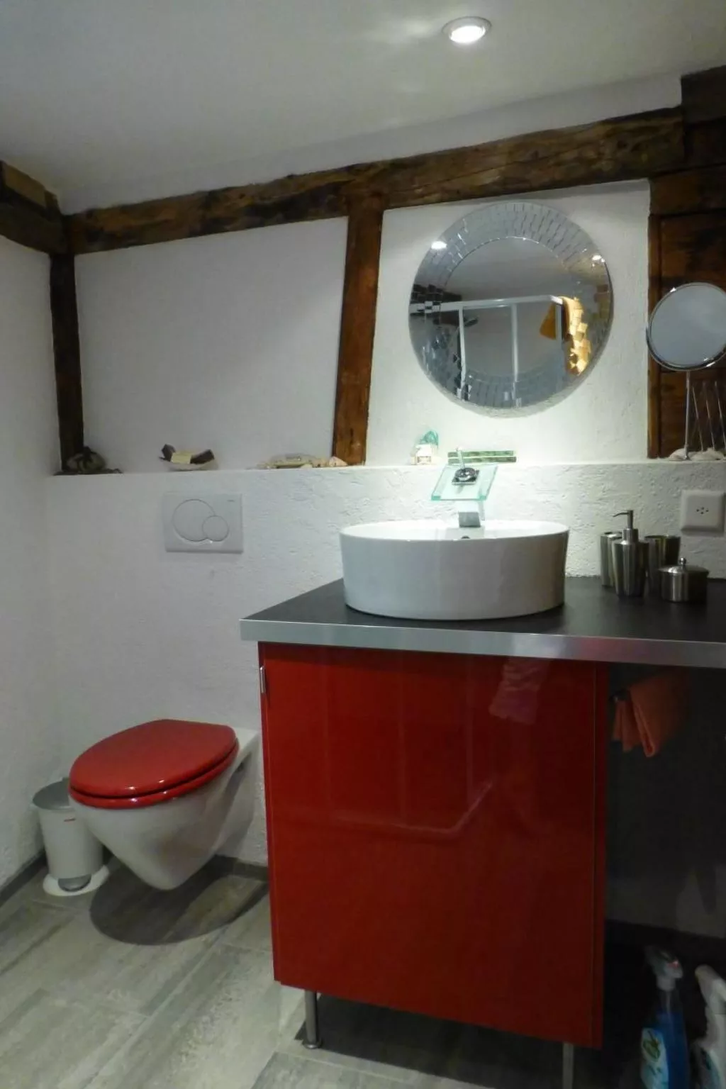 Chalet-Hausteil mit Garten im Dorfkern - Binnen