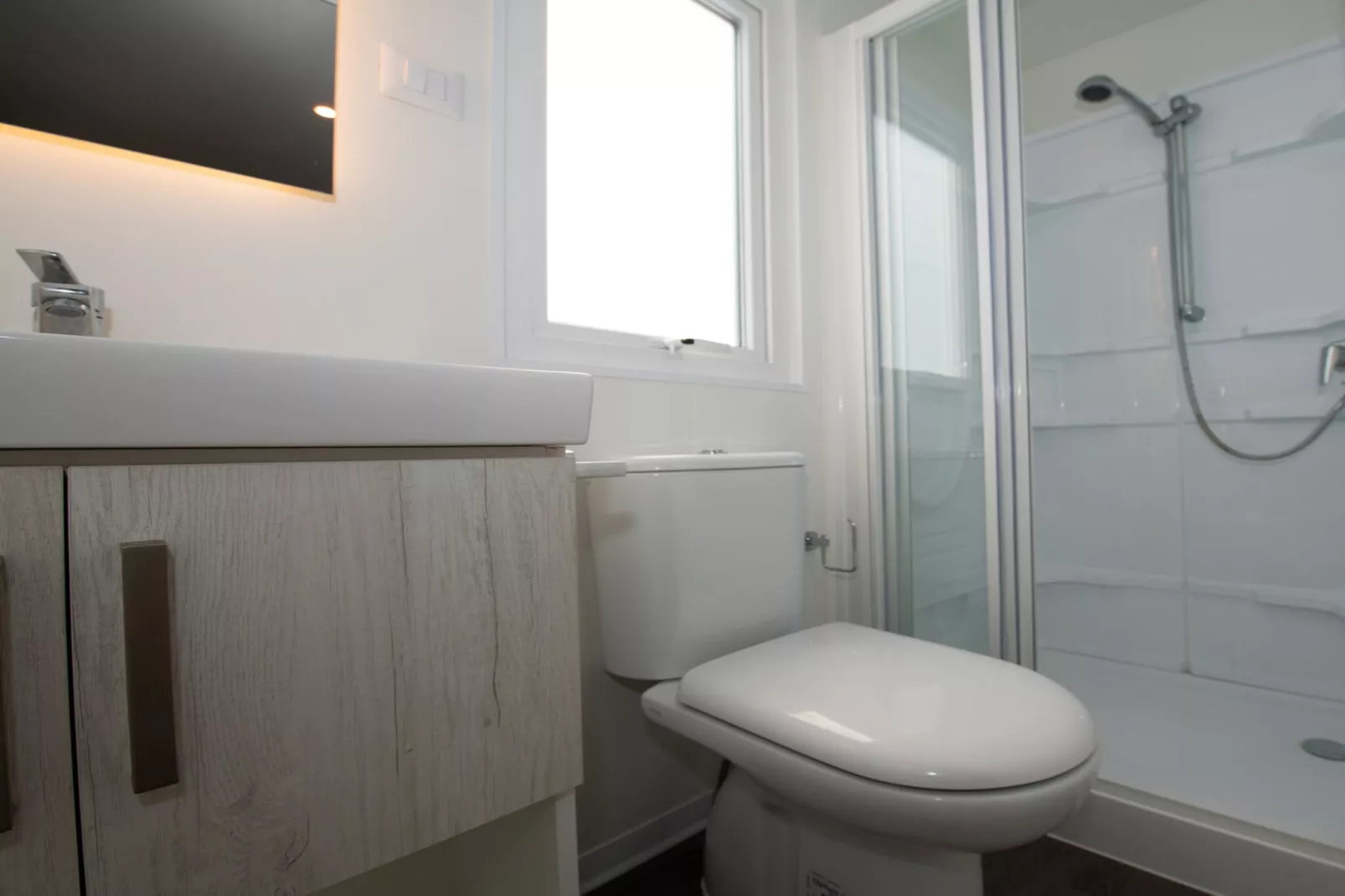 Mobile Homes The Garda Village, Sirmione-MH Deluxe - Badkamer