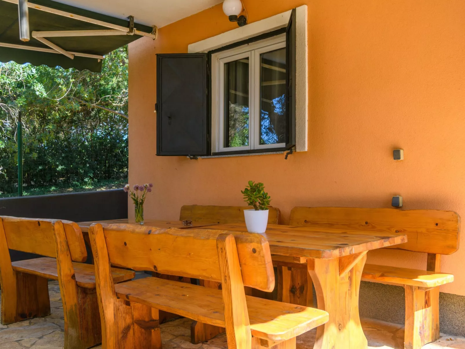 Wunderschönes Ferienhaus in Pomer mit Garten - Image-tags.info