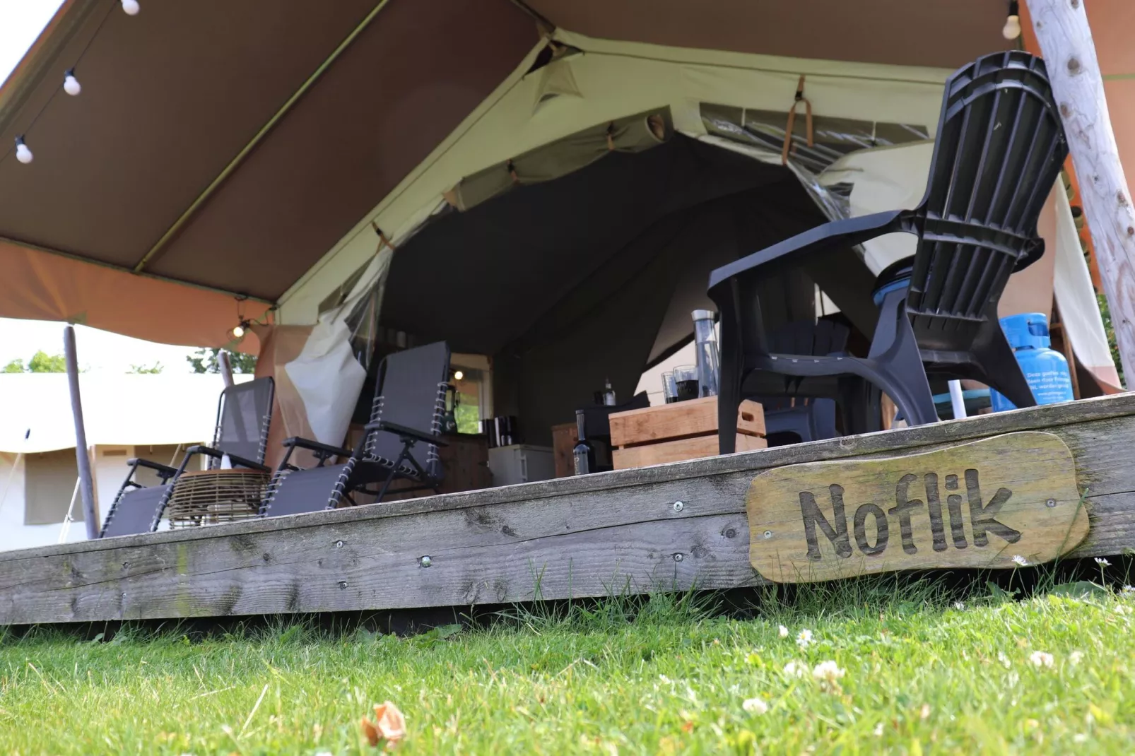 Safaritent ''Noflik"-Buitenkant zomer