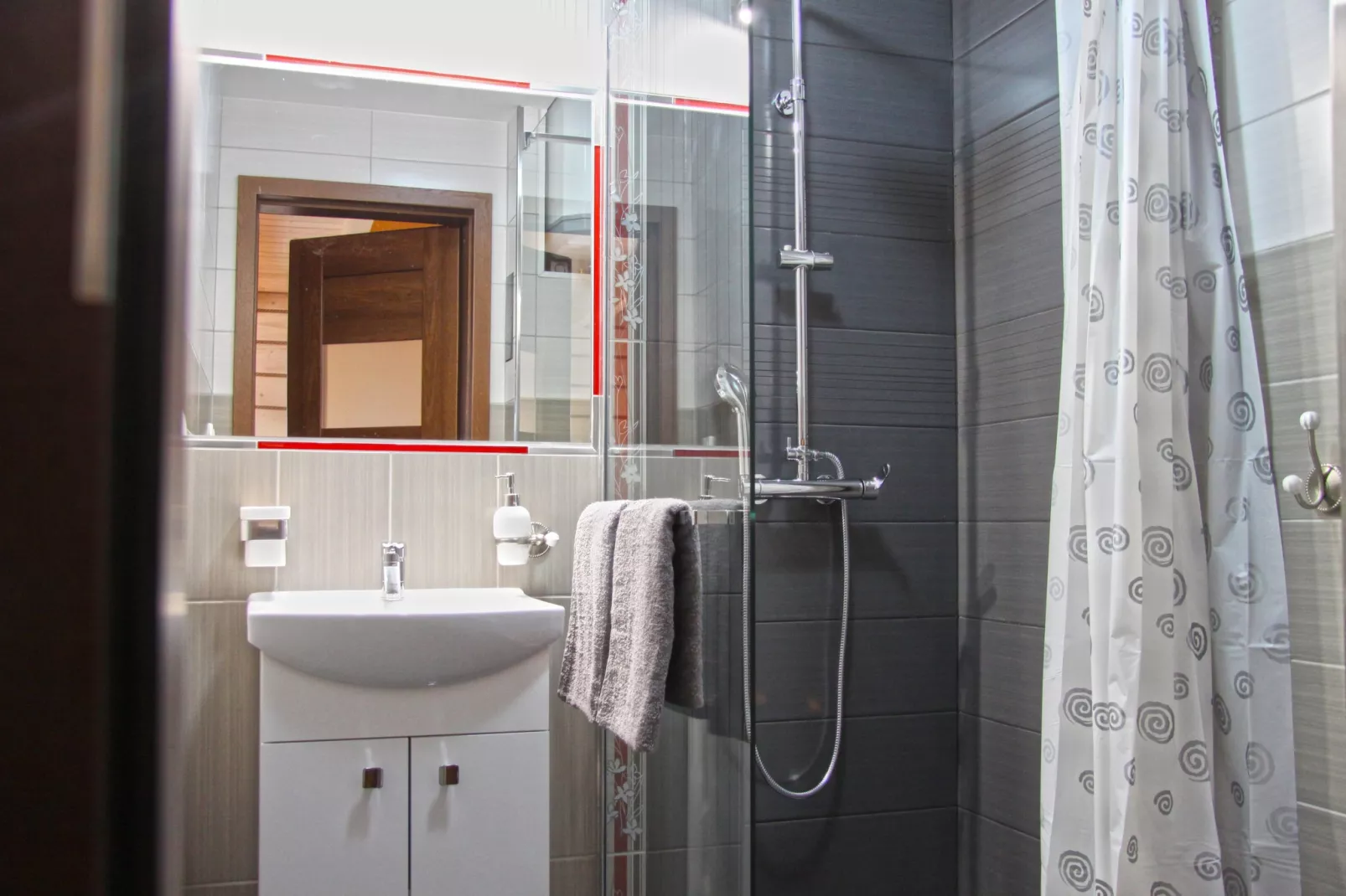 Domek JĘDREK dla max 5 osób Lubrza - Badkamer