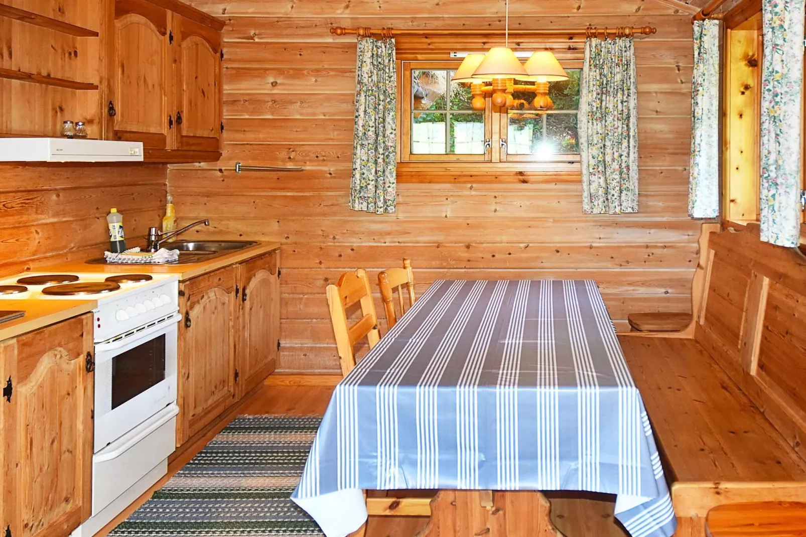 6 persoons vakantie huis in olden - Binnen