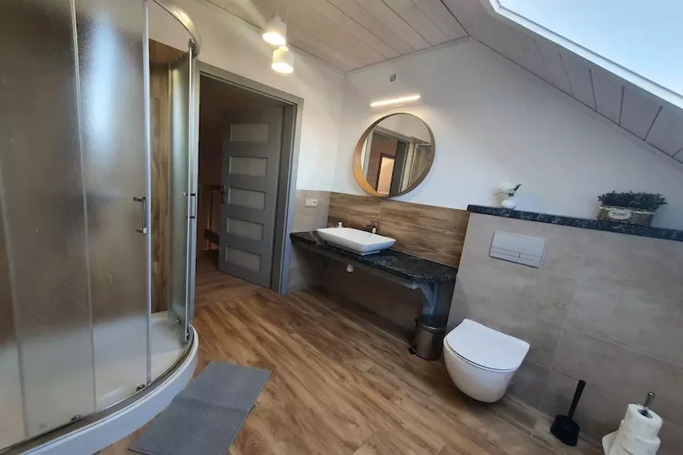 Dom wakacyjny bliźniak Wdzydze 1 - Badkamer