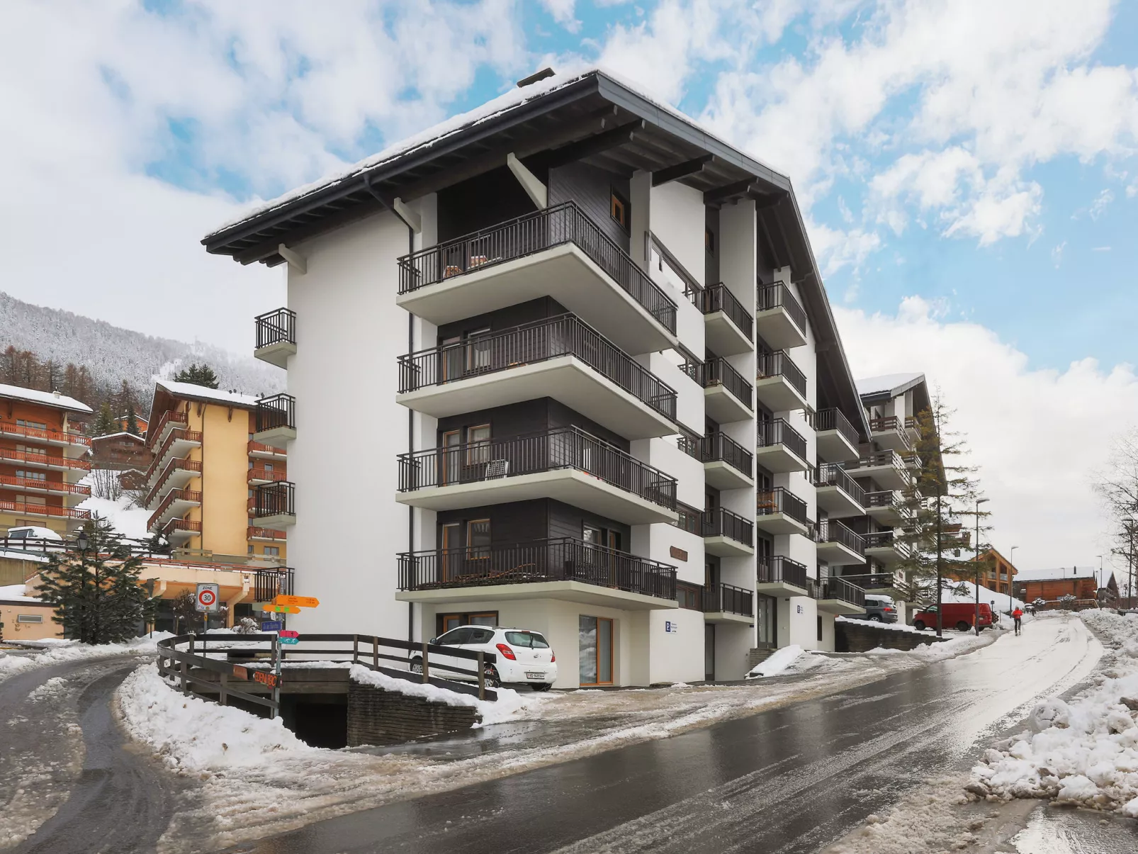 Prachalier I No6 - Buiten