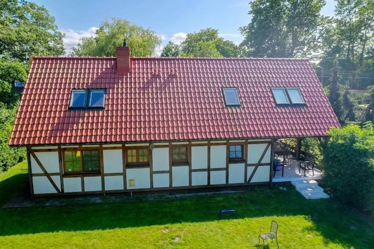 Dom wakacyjny w Karwieńskich Błotach - Buitenlucht