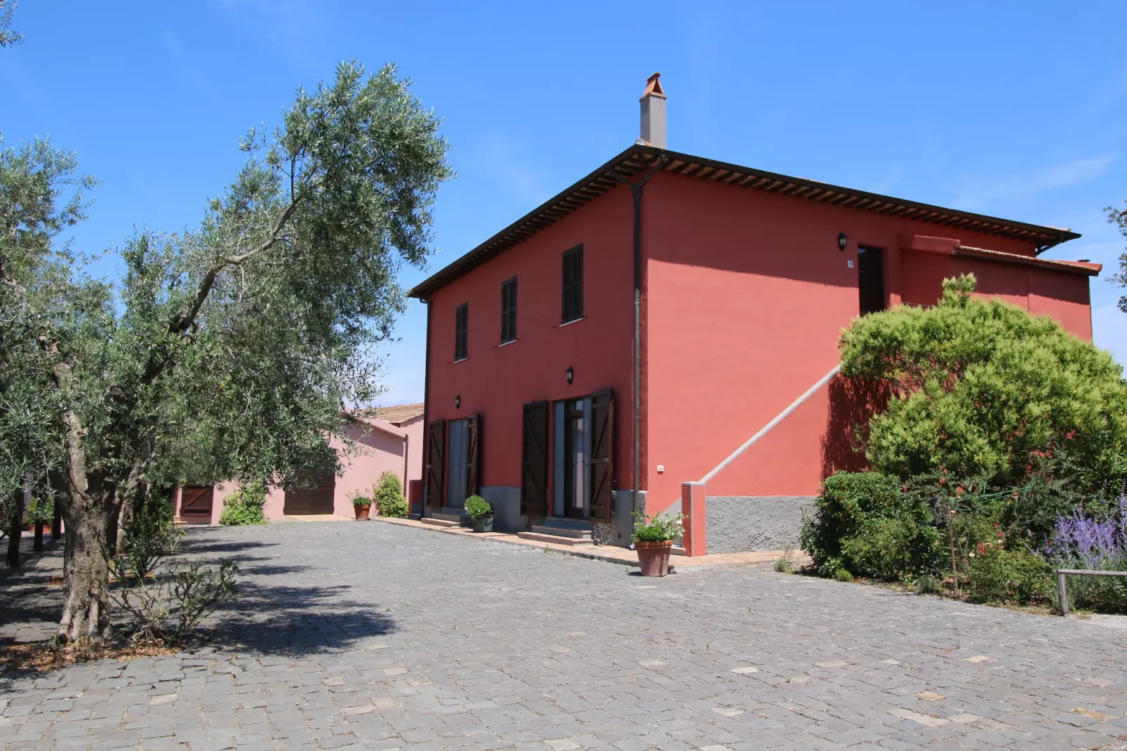 Ginestra - Buitenkant zomer