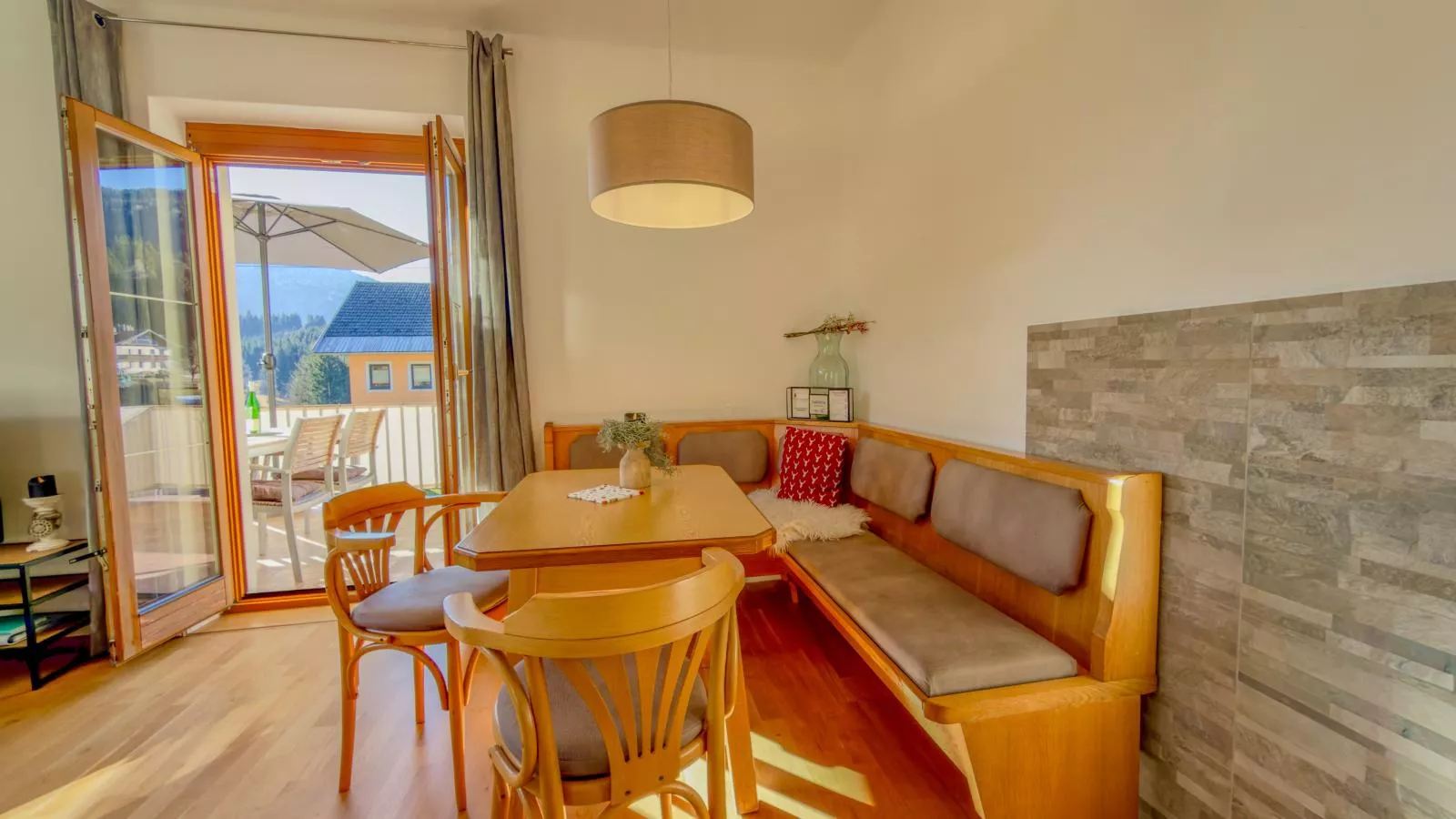 Jukbichl 1 - Eetkamer