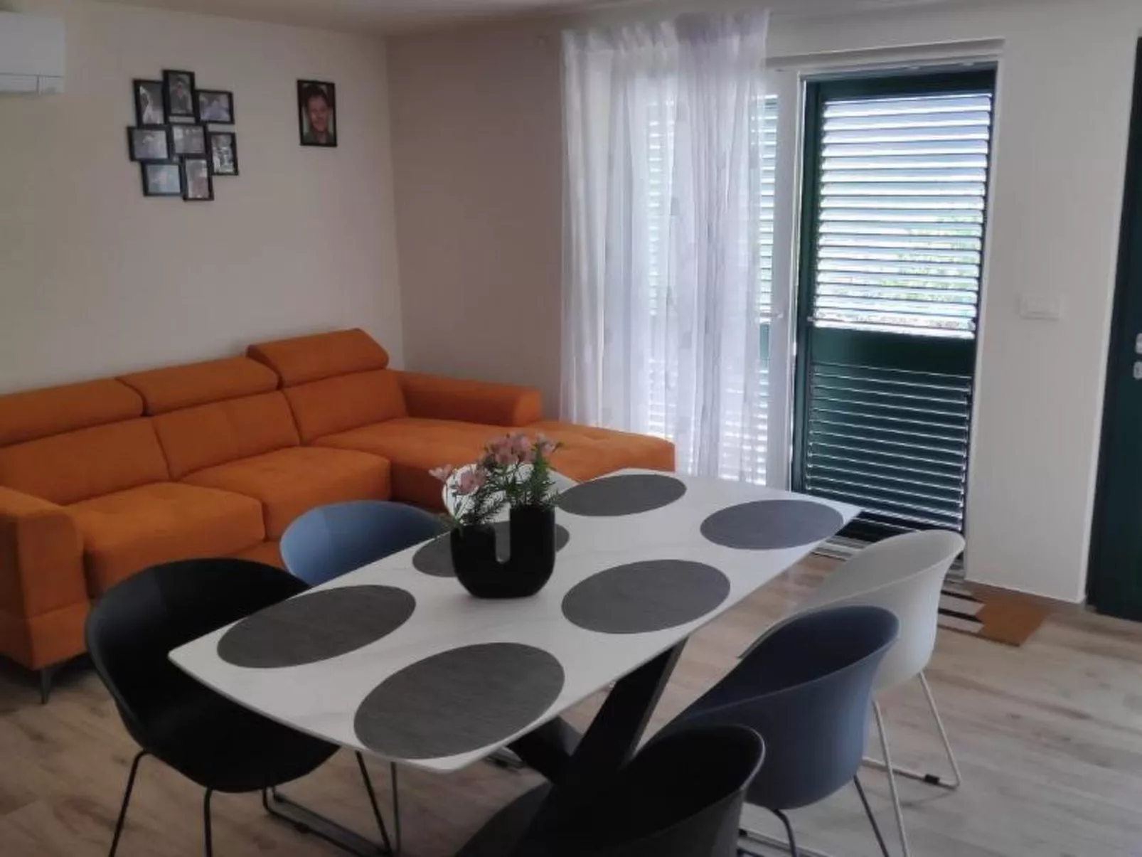 House Perina hiža - Image-tags.info