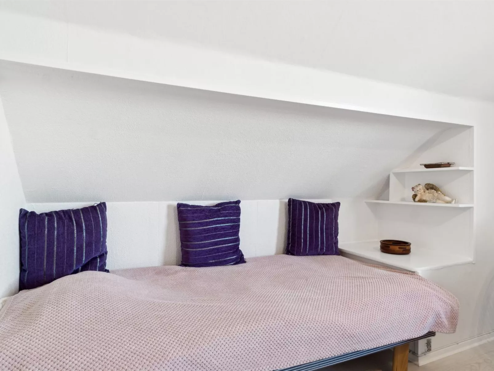 "Annvy" - 1km from the sea - Binnen