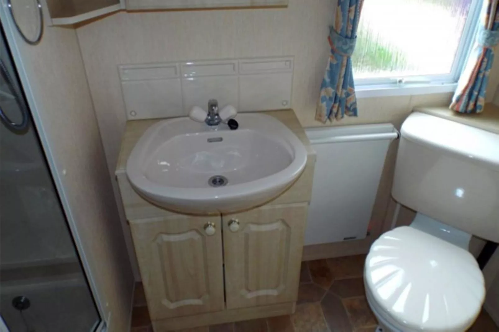 Mobilheim mit 3 Schlafzimmern bis 6 Personen - Badkamer