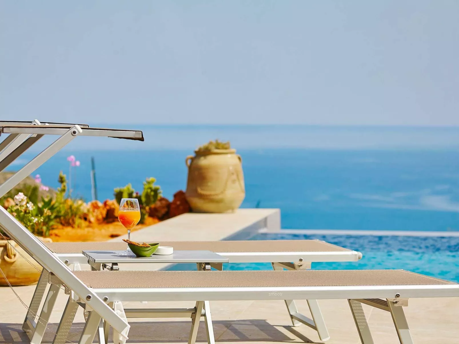 Charming Villa Antonella with pool and sea view - Buiten