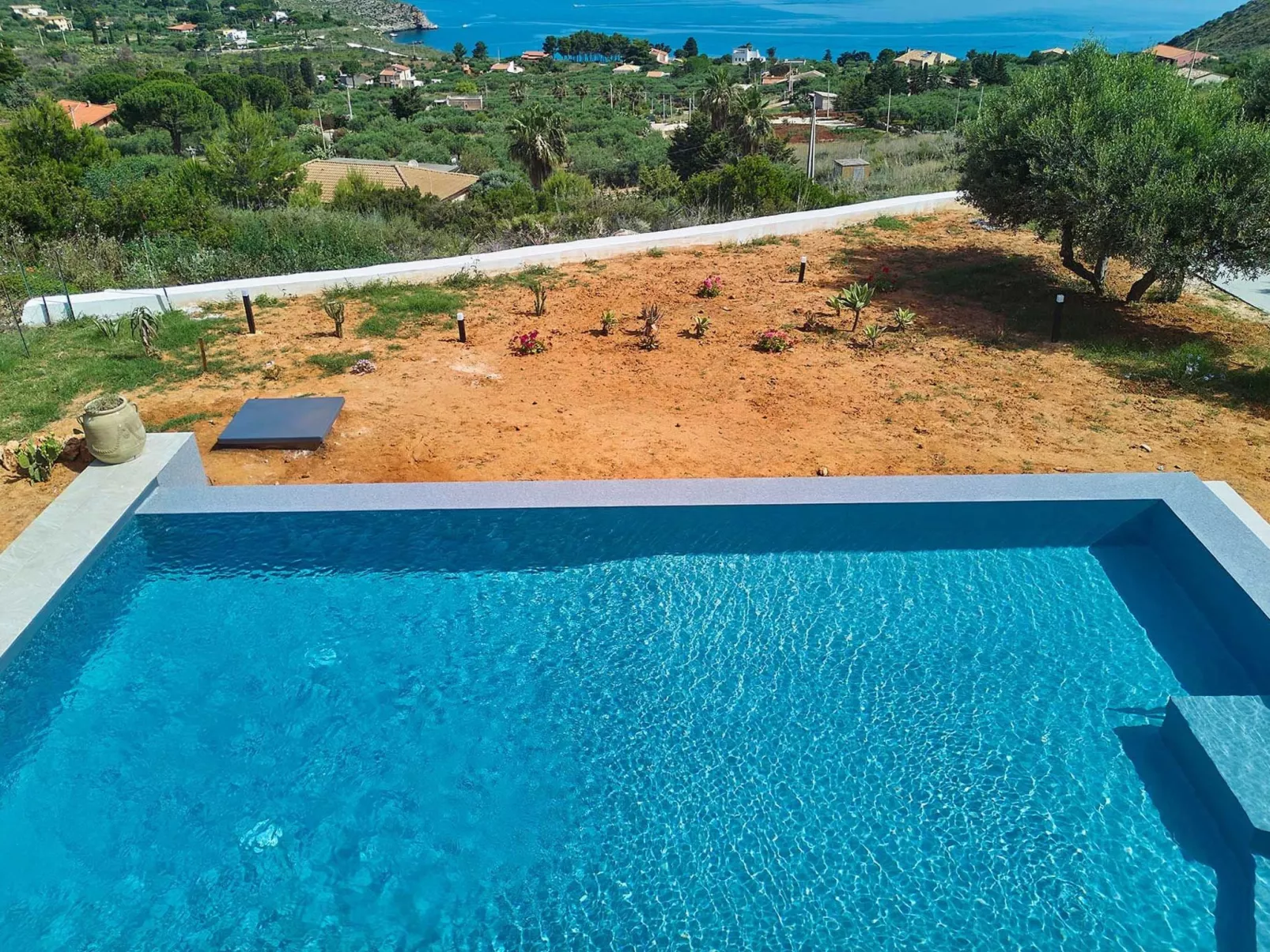 Charming Villa Antonella with pool and sea view - Buiten