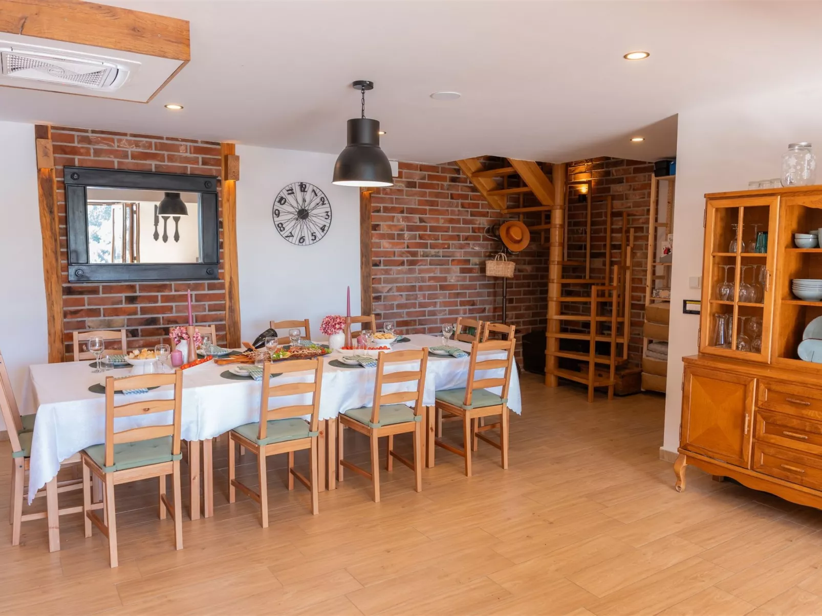 House Tri srca - Binnen