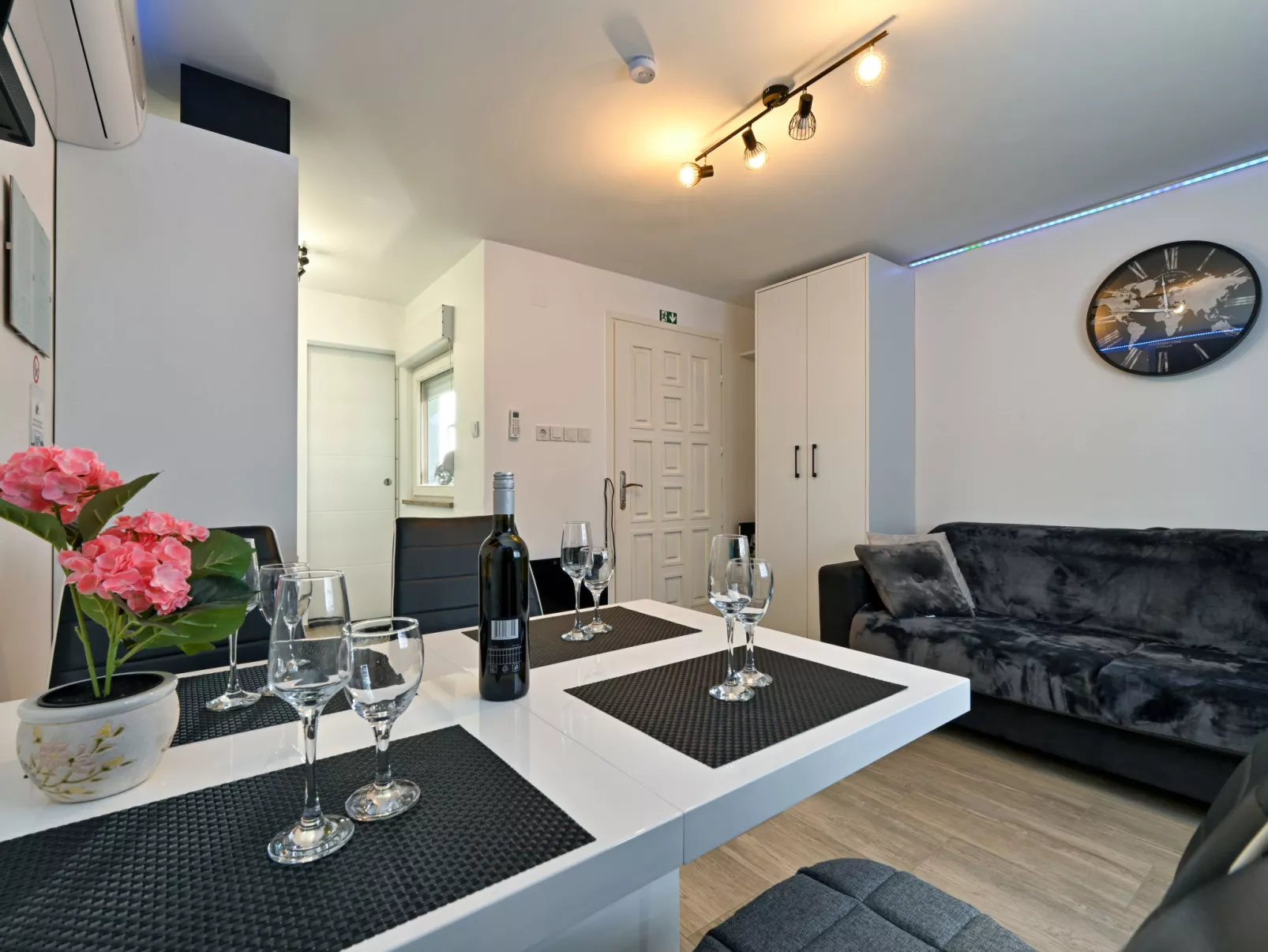 House View&Wine - Binnen