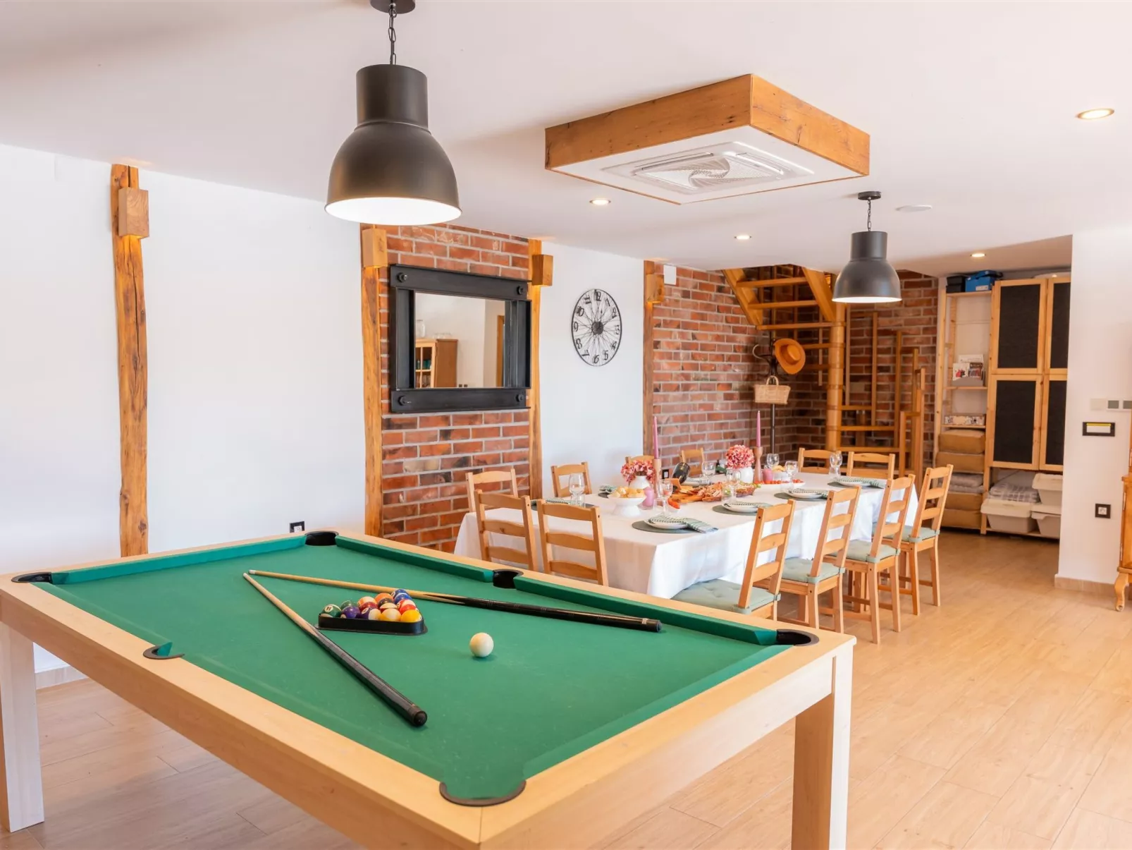 House Tri srca - Binnen