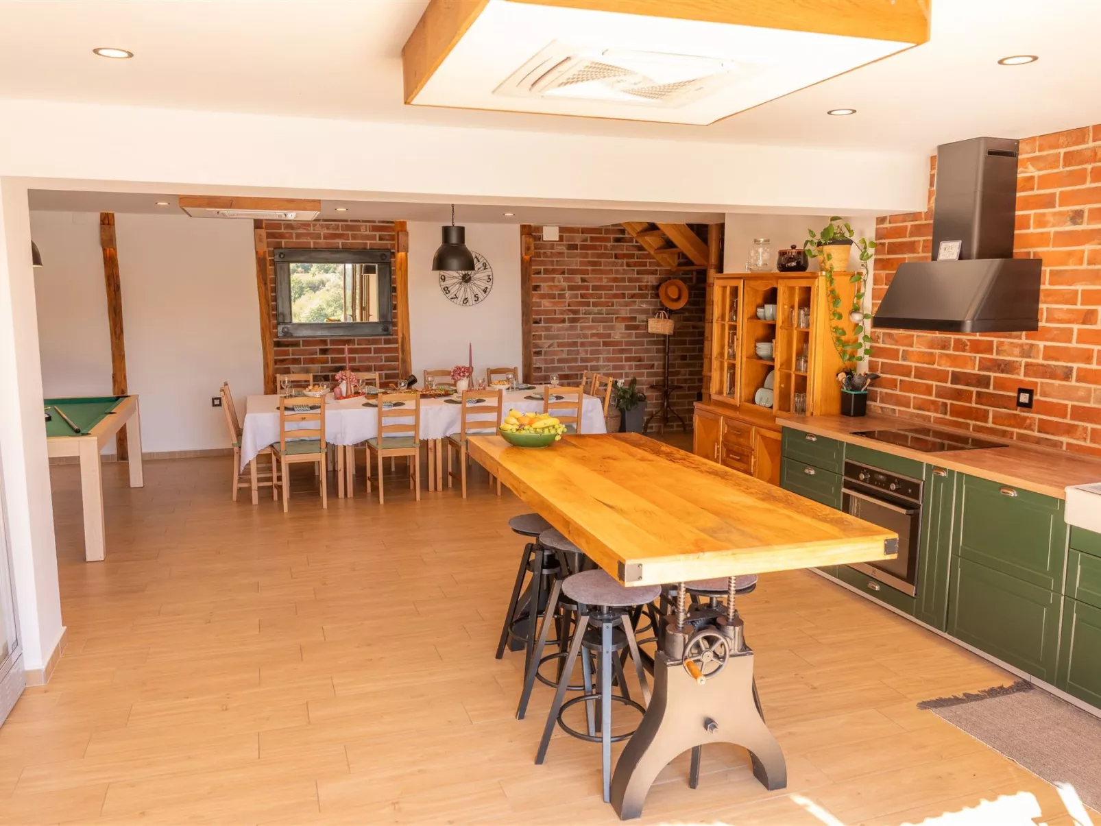 House Tri srca - Binnen