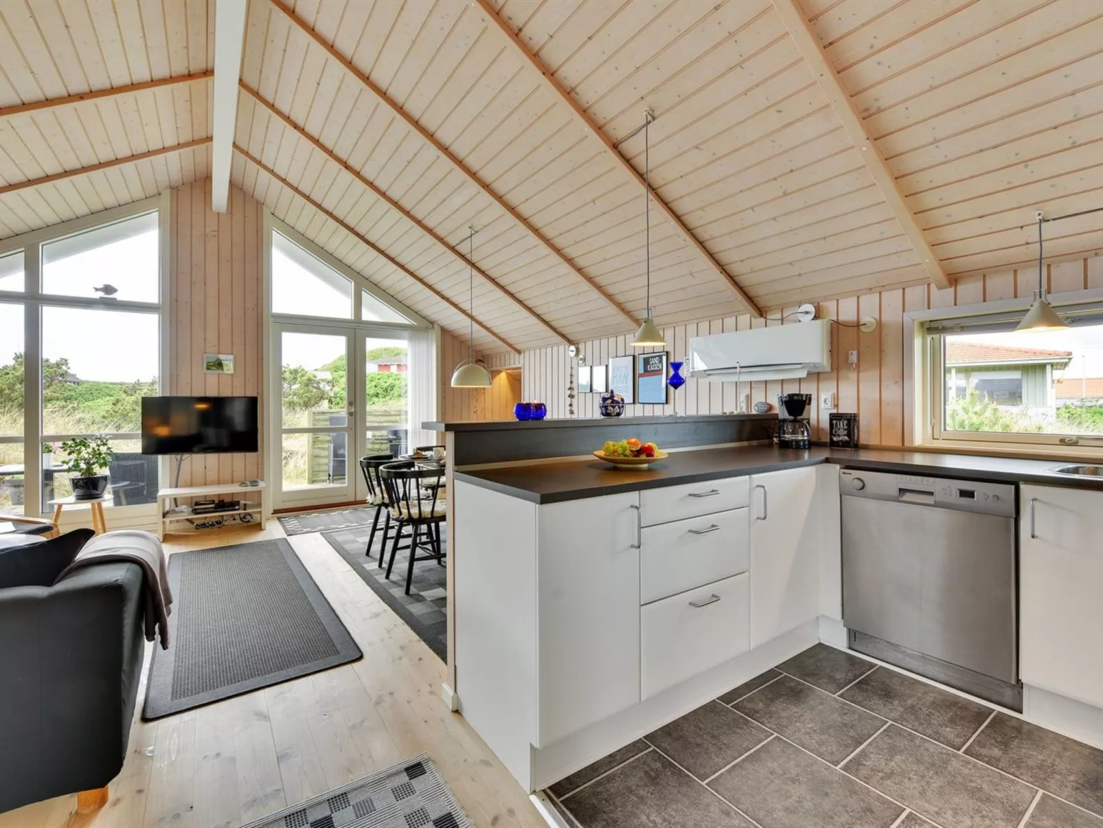 "Finnja" - 400m from the sea - Binnen