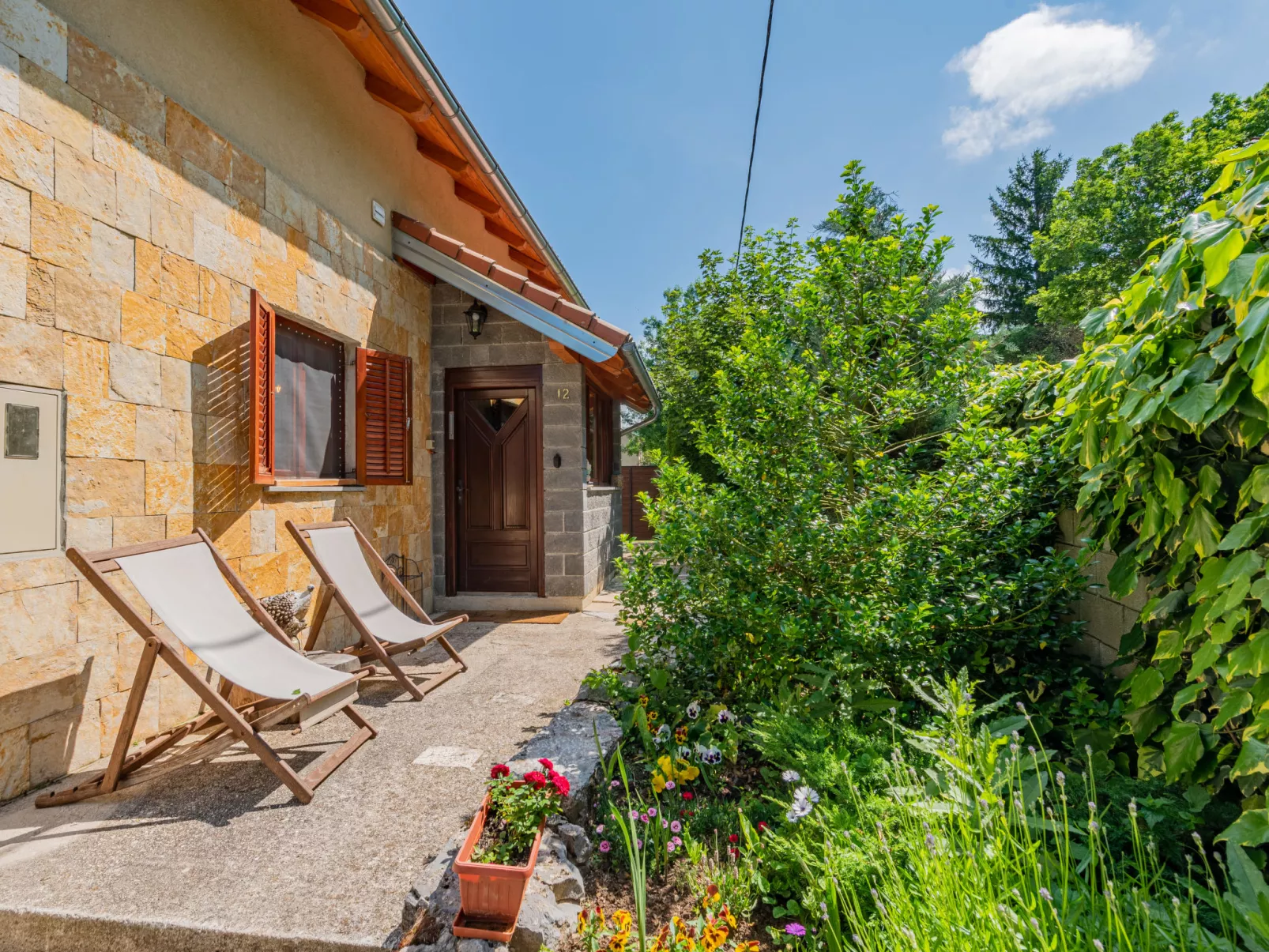 House Mazini - Buiten