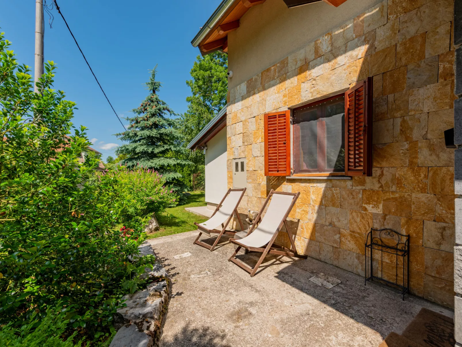 House Mazini - Buiten