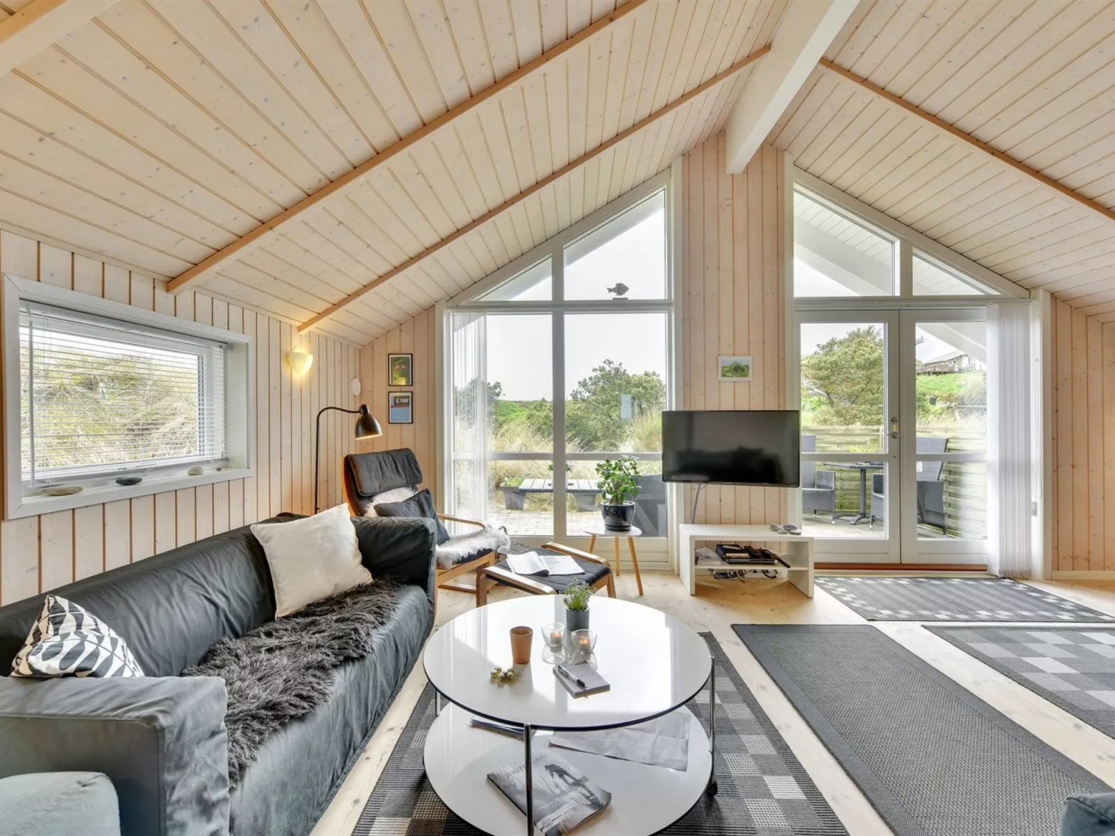 "Finnja" - 400m from the sea - Binnen