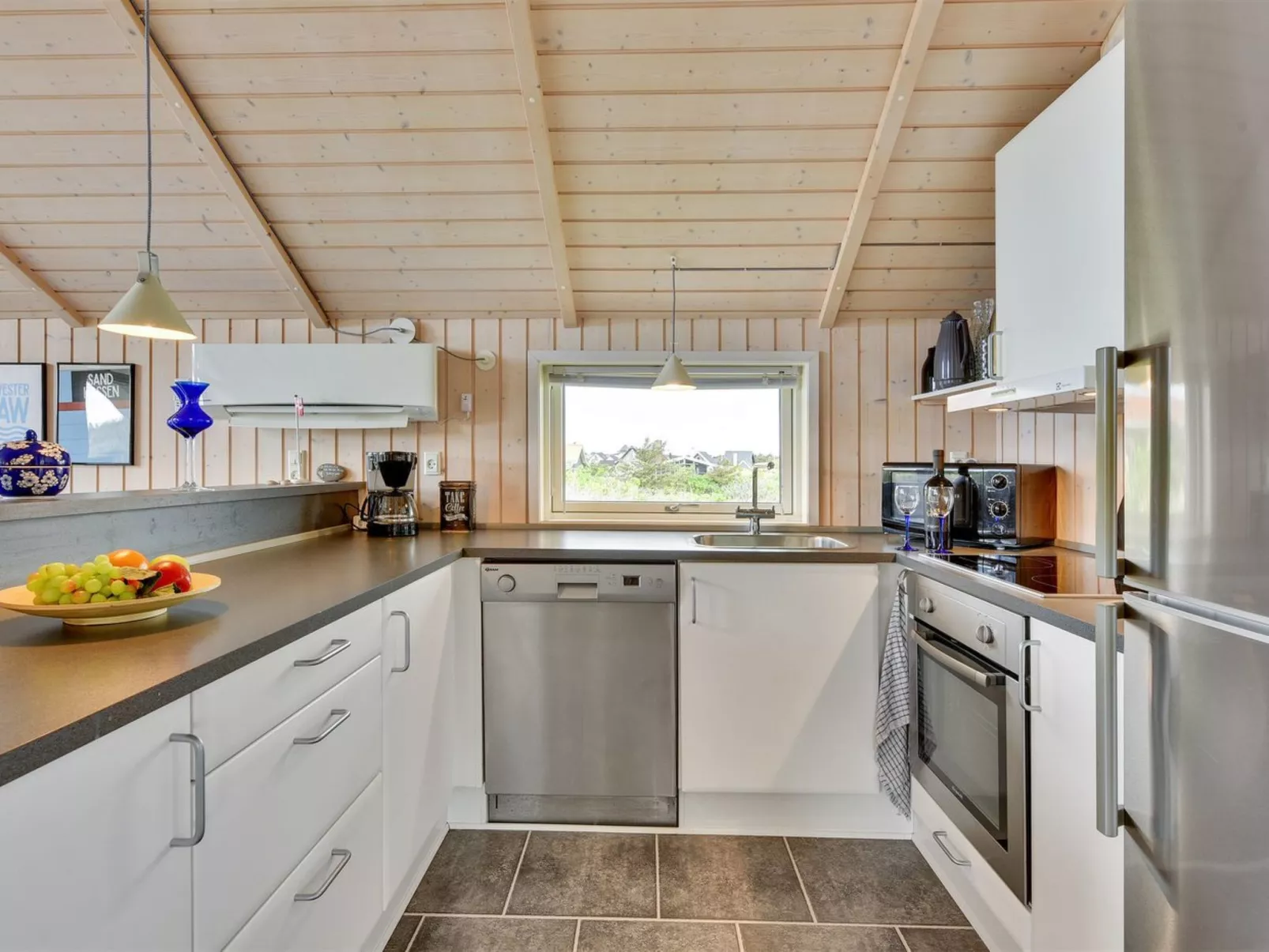 "Finnja" - 400m from the sea - Binnen