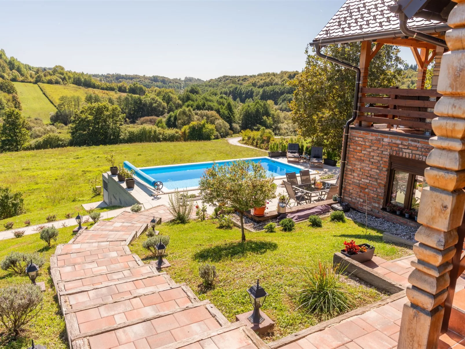 House Tri srca - Buiten