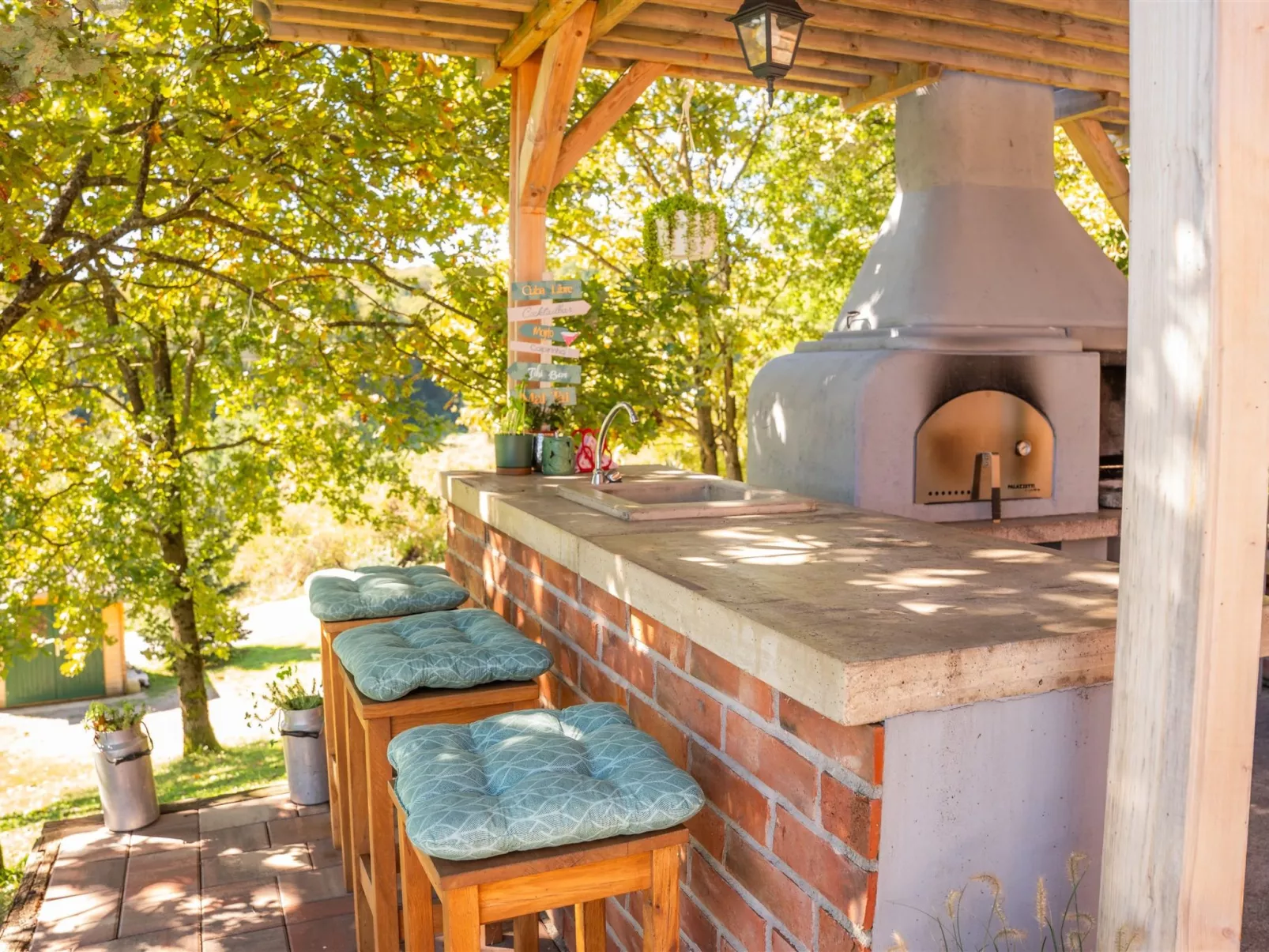 House Tri srca - Buiten