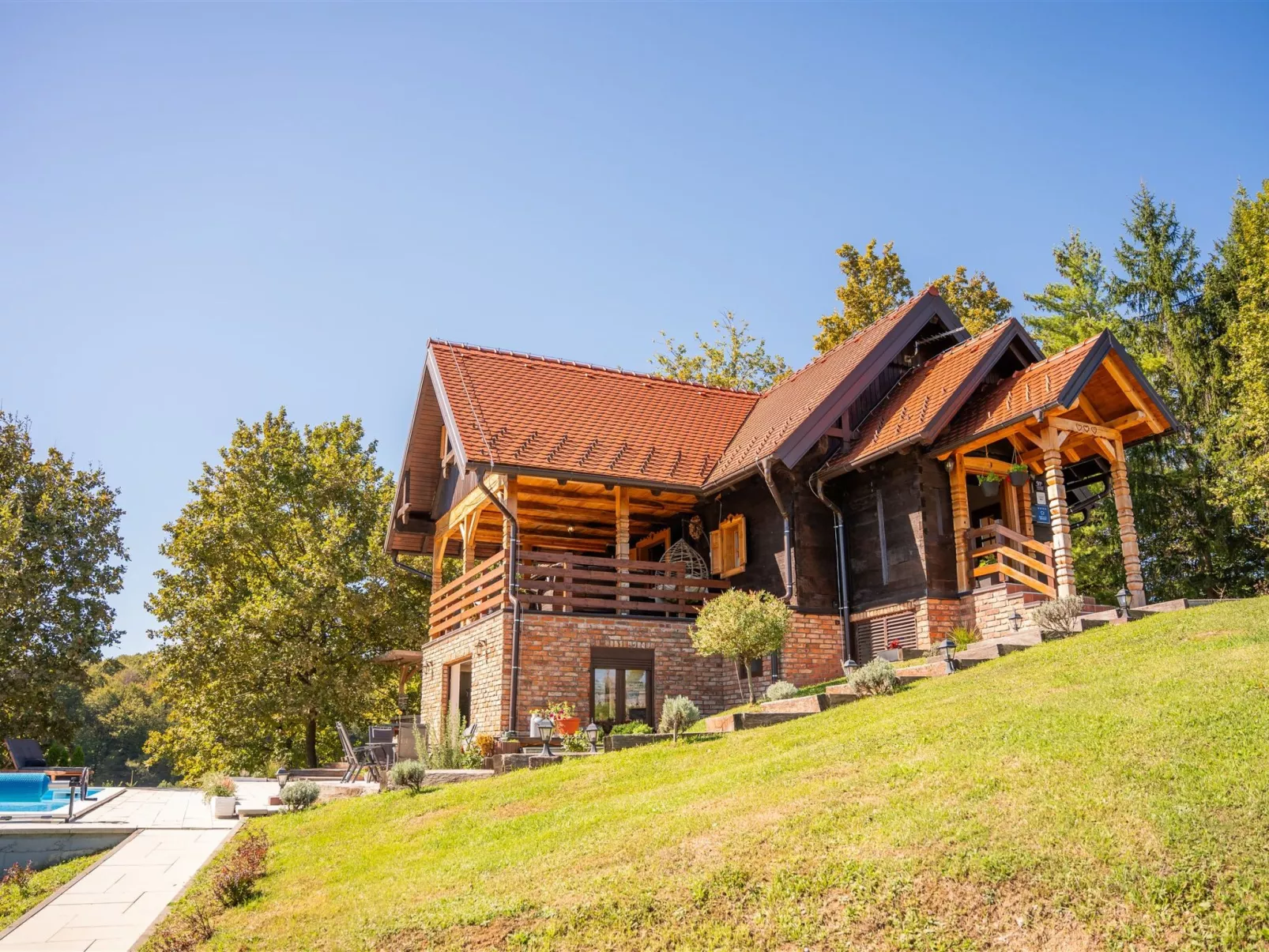 House Tri srca - Buiten