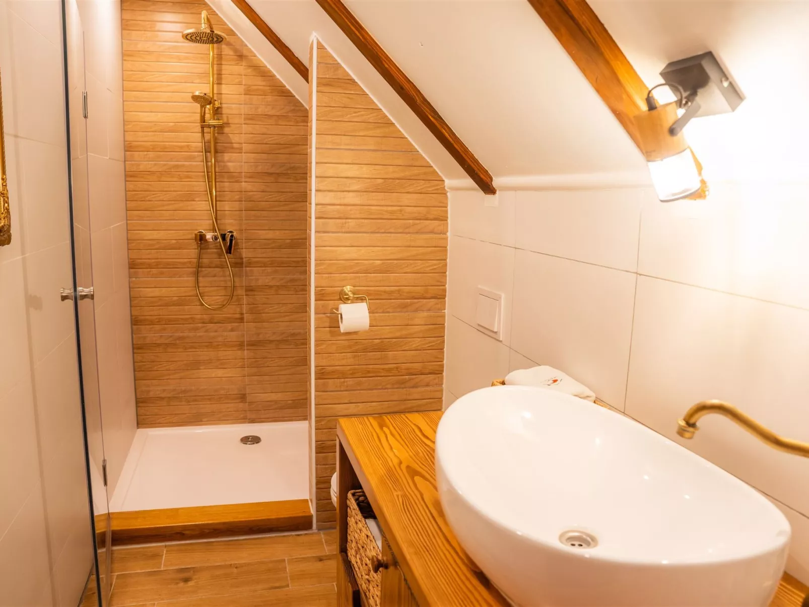 House Tri srca - Binnen