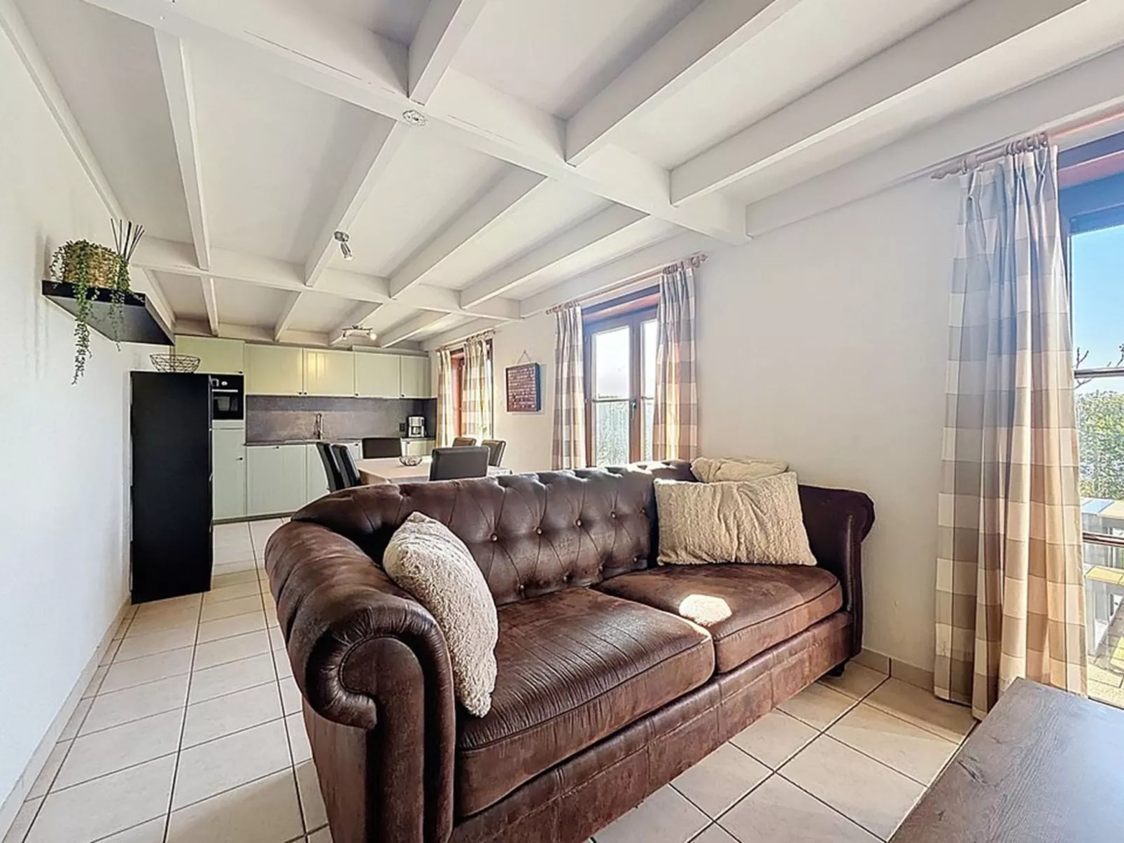 Fabiola with parking & garden - Binnen