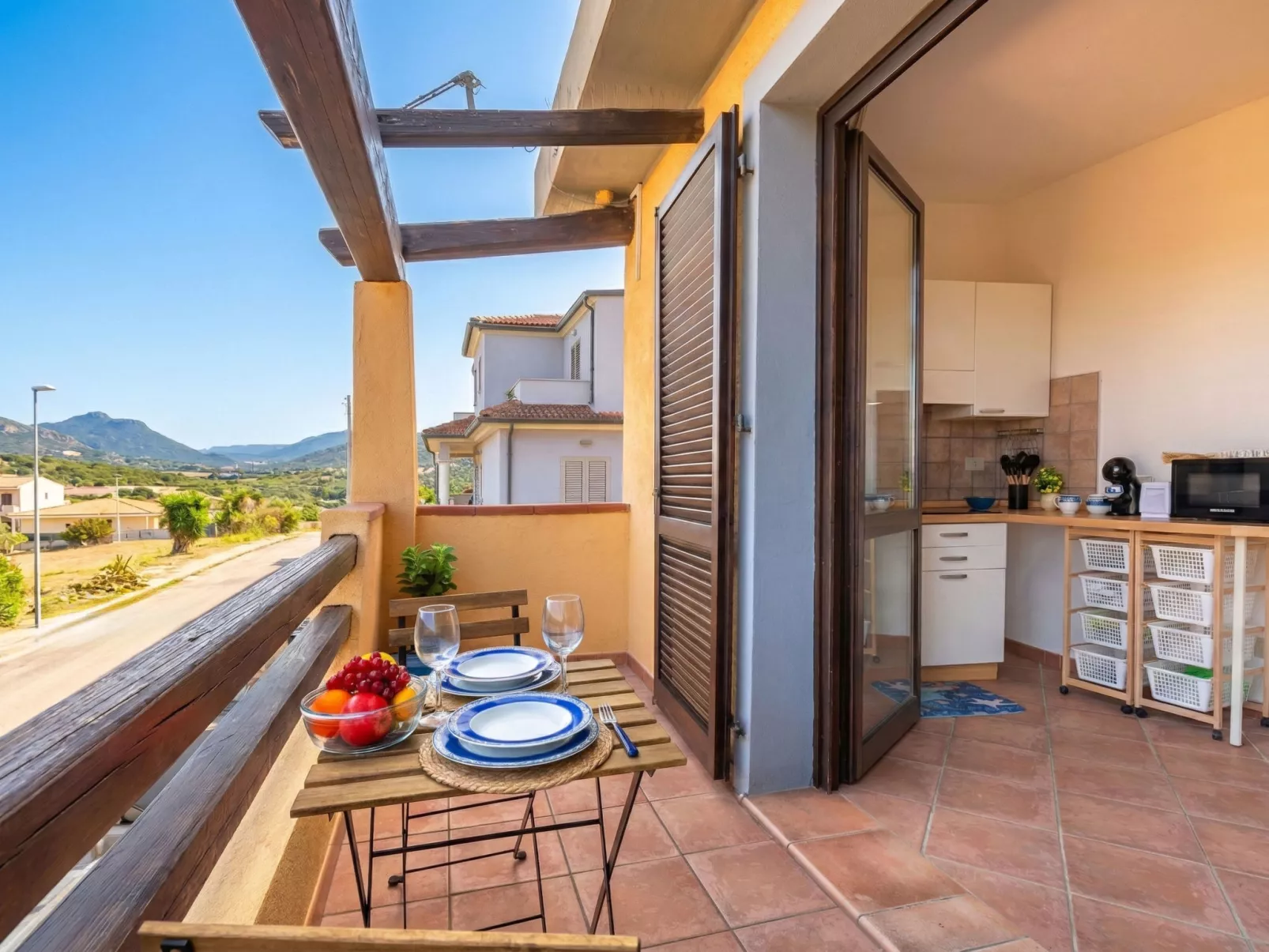 Angela House - Binnen