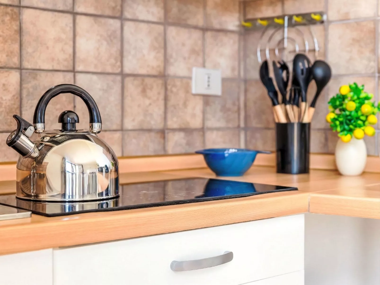 Angela House - Binnen