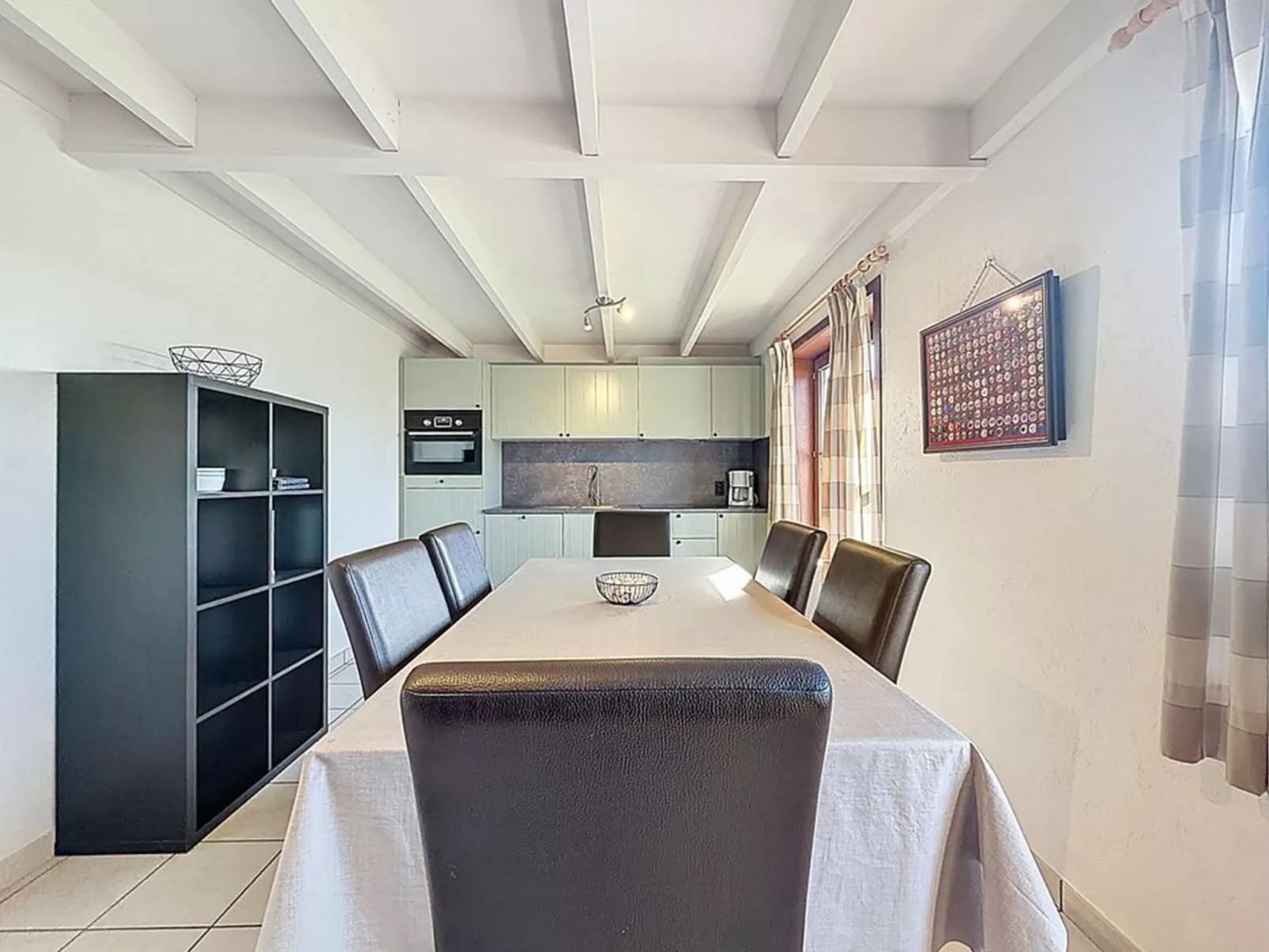 Fabiola with parking & garden - Binnen