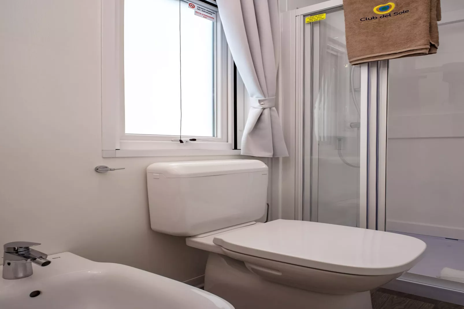 Caldonazzo Family Collection - LODGE SUPERIOR max occ 4 adults  1 child 999 - Badkamer