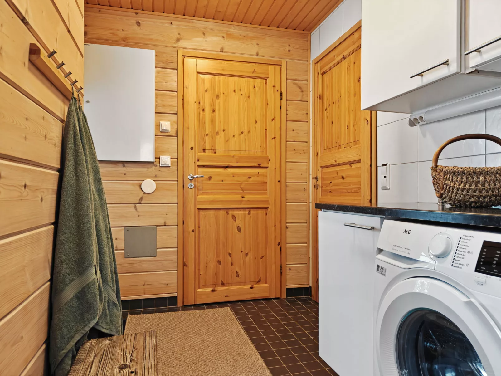 Ihtingin koskikara - Binnen