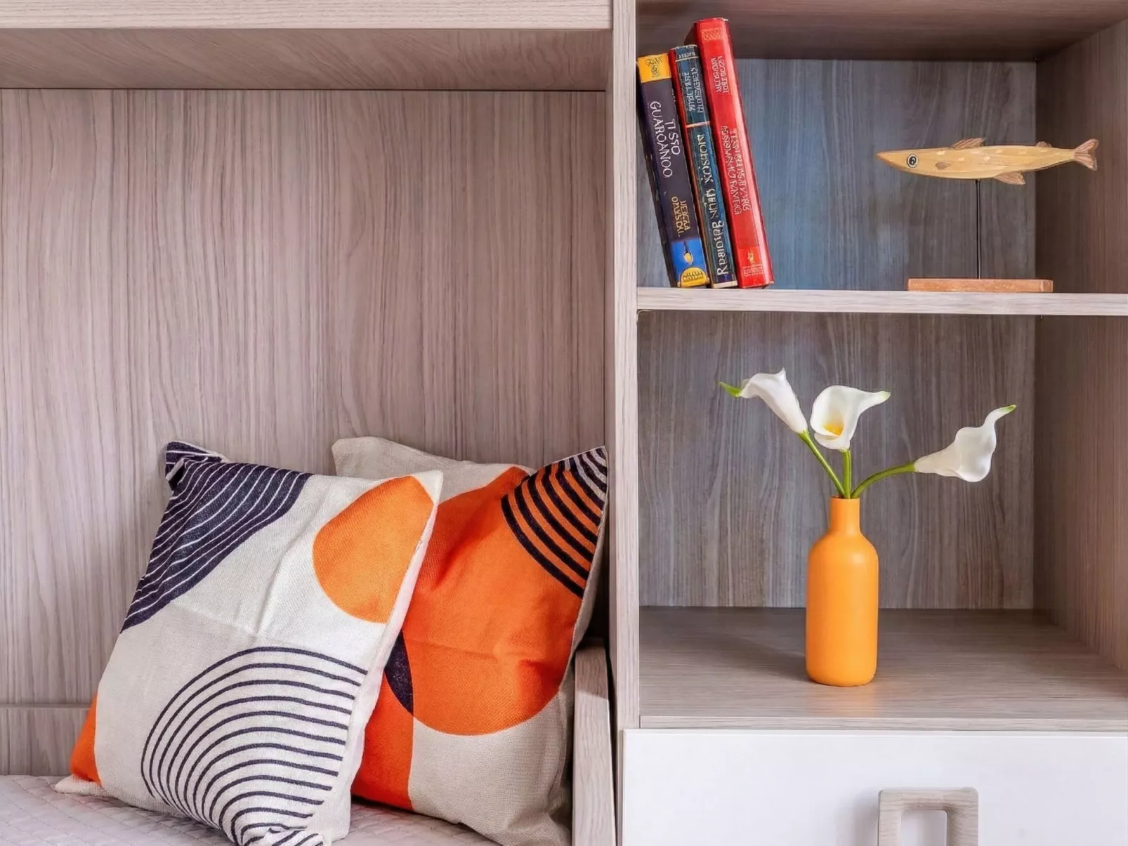 Angela House - Binnen